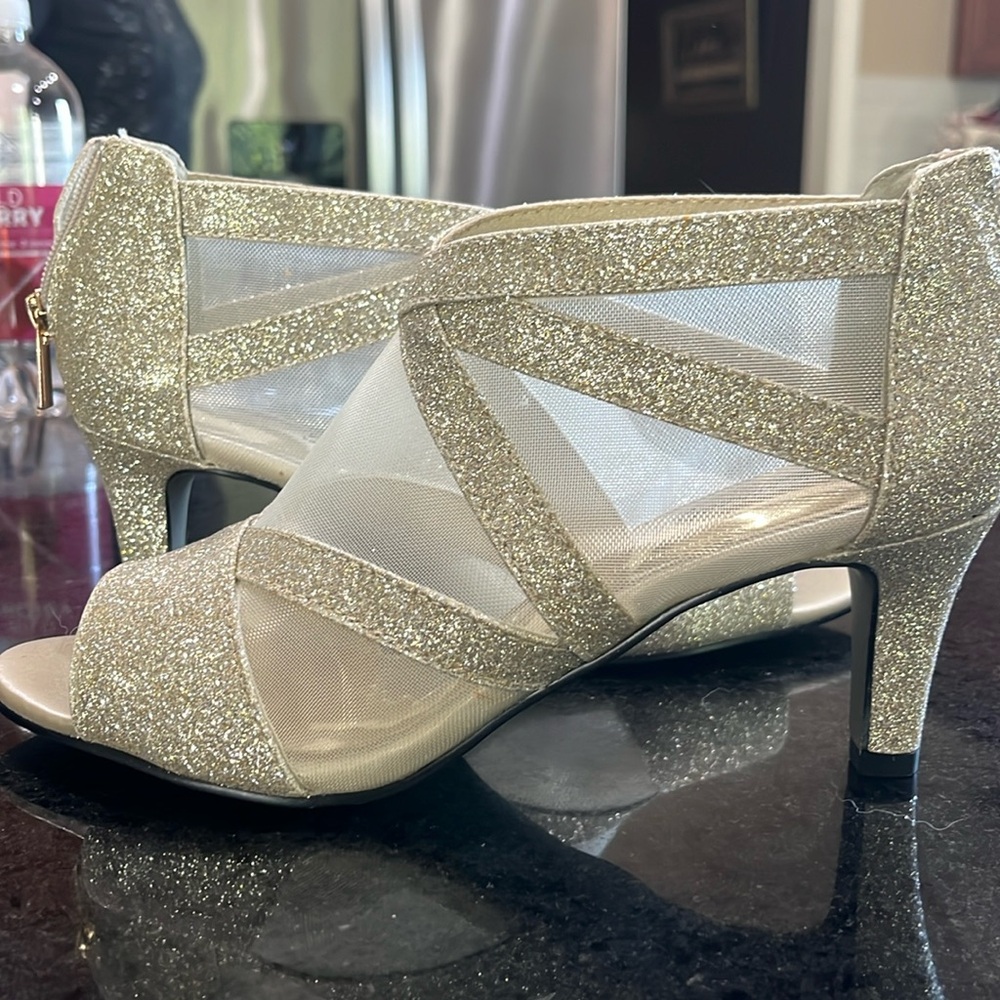Easy Street Alive heel NARROW